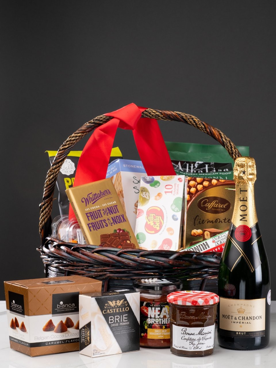 Vyno Savory & Sweet Gift Basket