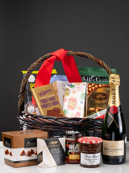 Vyno Savory & Sweet Gift Basket